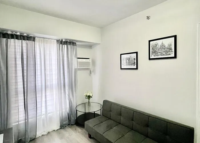 Nyli Minimalist * Manila
